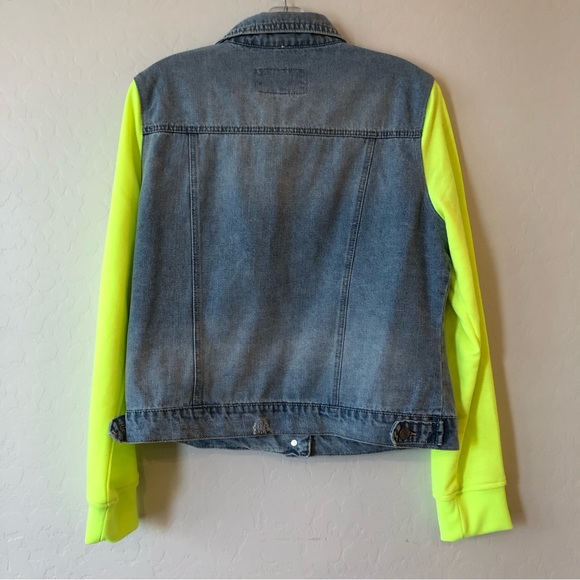 Fashion Nova Neon Sleeve Light Wash Denim Jacket Size XL - Picture 4 of 16